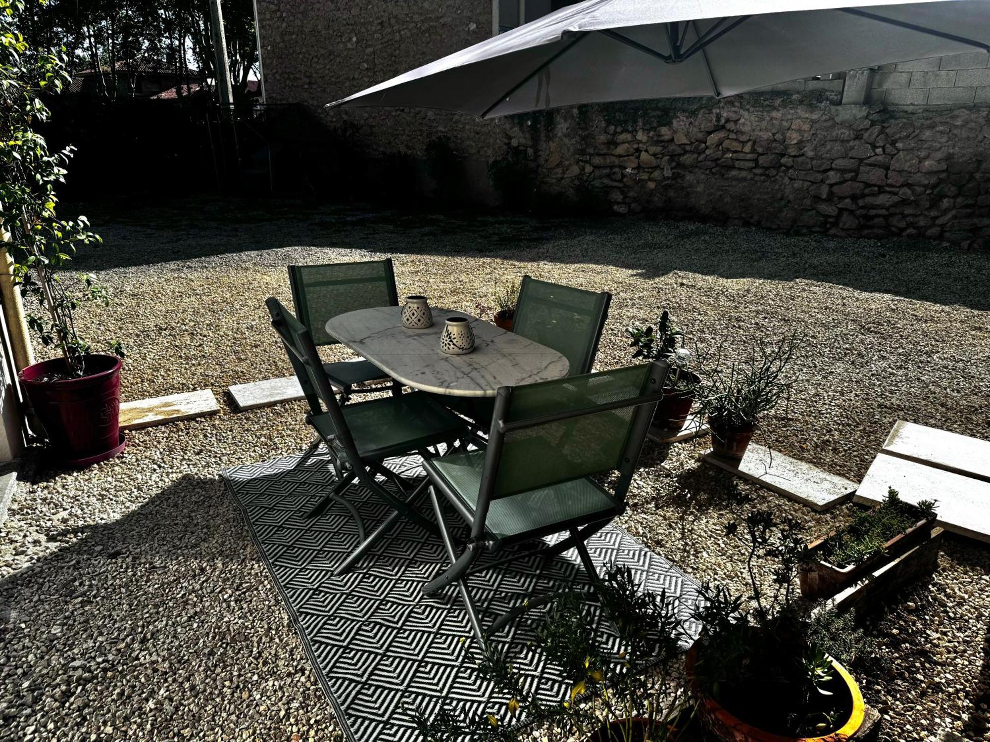 Charmant T2 Atypique Proche Du Centre-Ville Miramas Extérieur photo